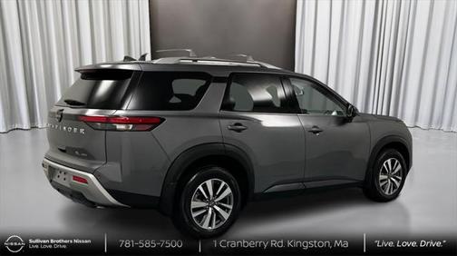 2022 Nissan Pathfinder SL 4WD