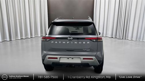 2025 Nissan Pathfinder Platinum 4WD