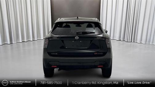 2025 Nissan Kicks SR
