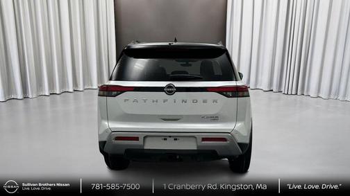 2025 Nissan Pathfinder Platinum 4WD