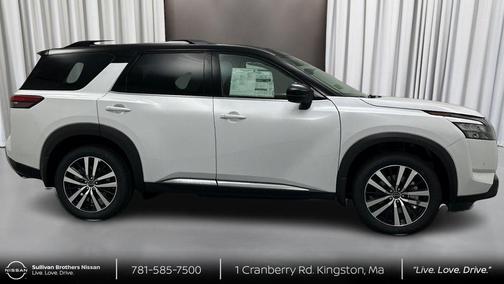 2025 Nissan Pathfinder Platinum 4WD