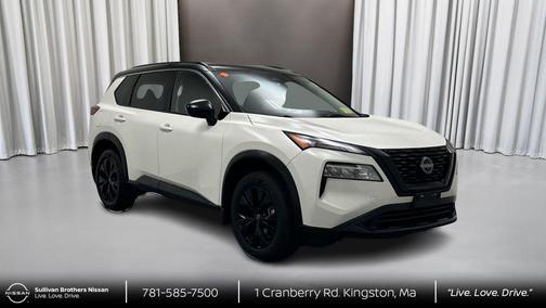 Pearl White Tricoat/Super Black 2023 Nissan Rogue SV