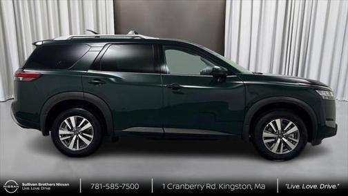 2025 Nissan Pathfinder SL 4WD