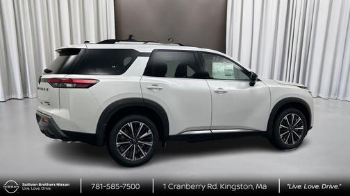 Everest White Pearl Tricoat 2026 Nissan Pathfinder Platinum