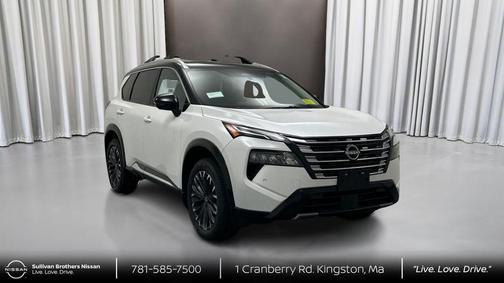 Everest White Pearl/Super Black 2026 Nissan Rogue Platinum