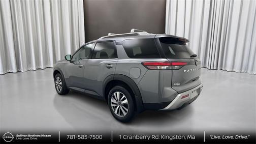 2023 Nissan Pathfinder SL 4WD