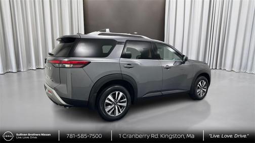 2023 Nissan Pathfinder SL 4WD