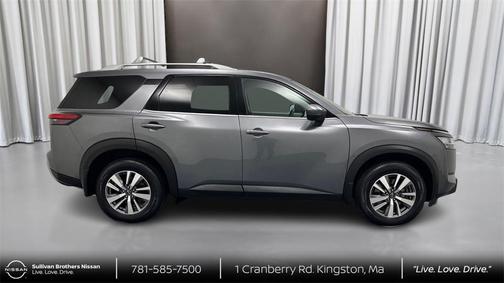 2023 Nissan Pathfinder SL 4WD