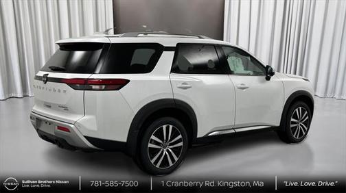 2025 Nissan Pathfinder Platinum 4WD