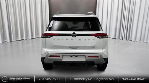 2025 Nissan Pathfinder Platinum 4WD