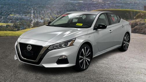 2022 Nissan Altima SR FWD