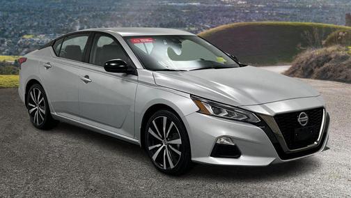 2022 Nissan Altima SR FWD