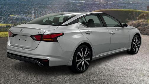 2022 Nissan Altima SR FWD
