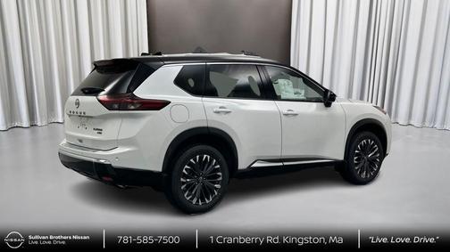 Everest White Pearl/Super Black 2026 Nissan Rogue Platinum