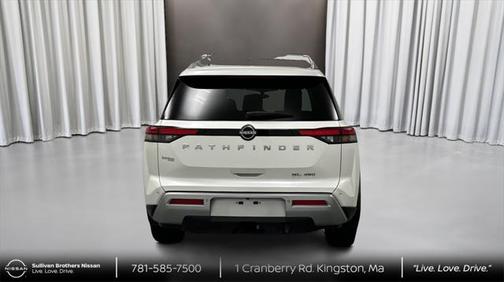 2023 Nissan Pathfinder SL 4WD