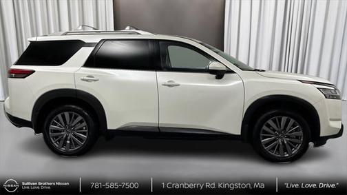 2023 Nissan Pathfinder SL 4WD