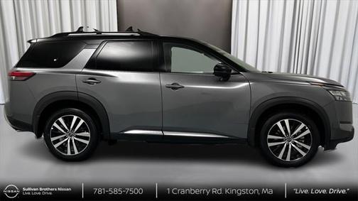 2025 Nissan Pathfinder Platinum 4WD