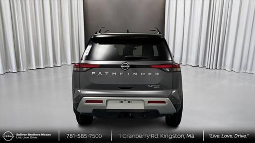 2025 Nissan Pathfinder Platinum 4WD