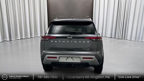 2022 Nissan Pathfinder Platinum 4WD