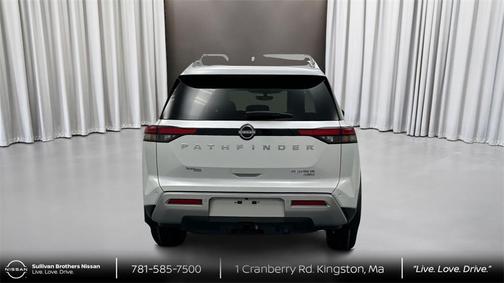 2025 Nissan Pathfinder Platinum 4WD
