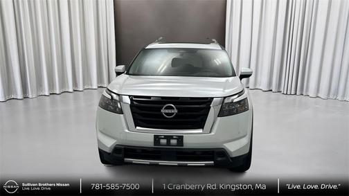 2025 Nissan Pathfinder Platinum 4WD