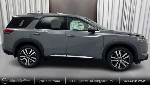 2025 Nissan Pathfinder Platinum 4WD