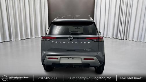 2025 Nissan Pathfinder Platinum 4WD