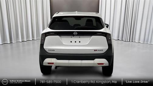 2025 Nissan Kicks SR