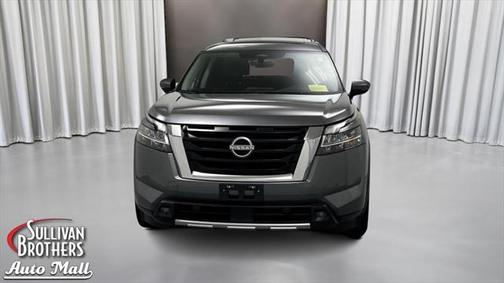 2023 Nissan Pathfinder SL 4WD