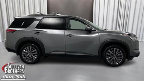2023 Nissan Pathfinder SL 4WD