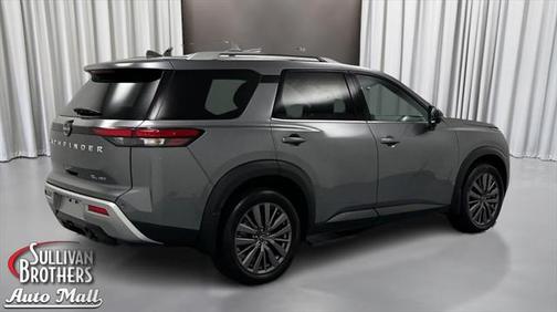 2023 Nissan Pathfinder SL 4WD