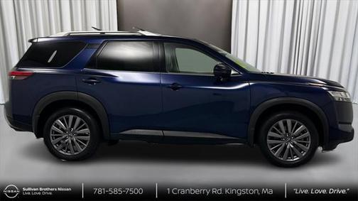 2023 Nissan Pathfinder SL 4WD