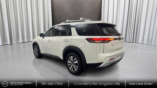 2023 Nissan Pathfinder SL 4WD