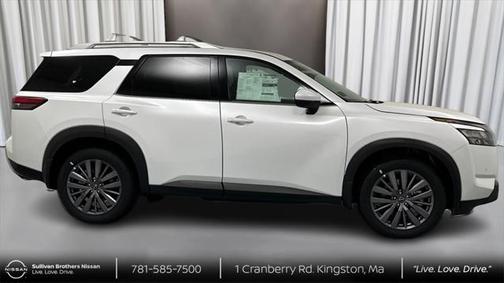 2025 Nissan Pathfinder SL 4WD