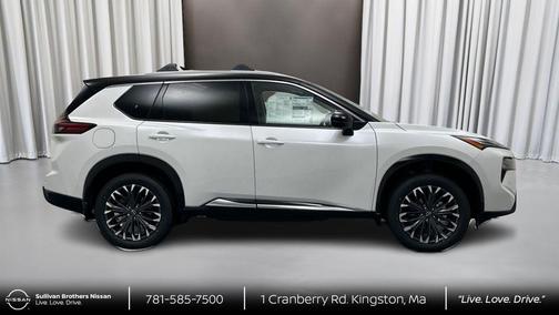 Everest White Pearl/Super Black 2026 Nissan Rogue Platinum
