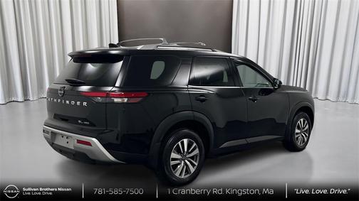 2022 Nissan Pathfinder SL 4WD