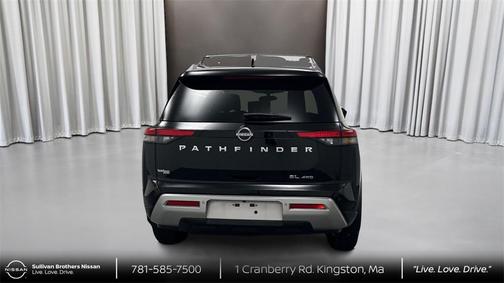 2022 Nissan Pathfinder SL 4WD