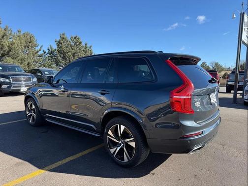 2021 Volvo XC90 T6 R-Design