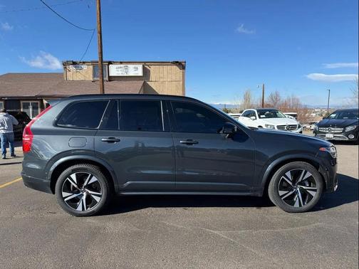 2021 Volvo XC90 T6 R-Design