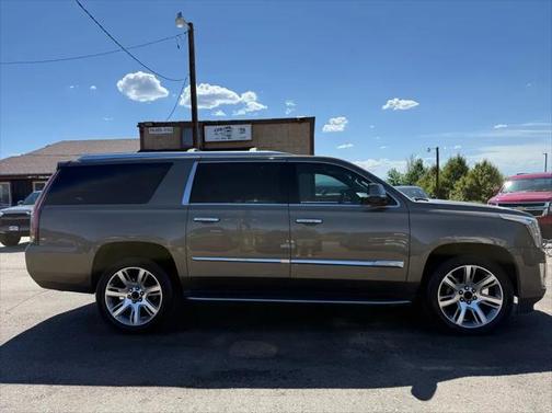 2016 Cadillac Escalade ESV Luxury