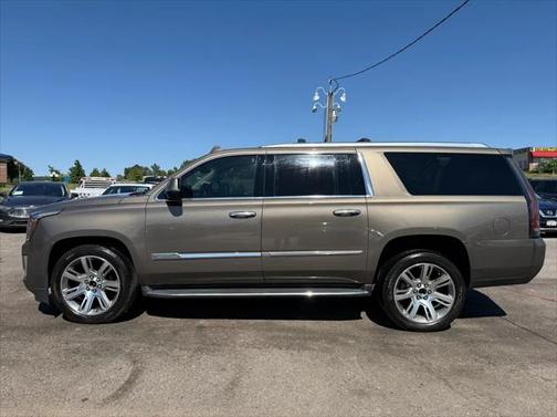 2016 Cadillac Escalade ESV Luxury