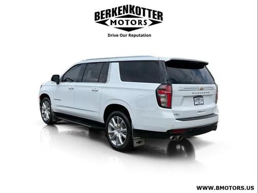 Summit White 2021 Chevrolet Suburban 4WD High Country