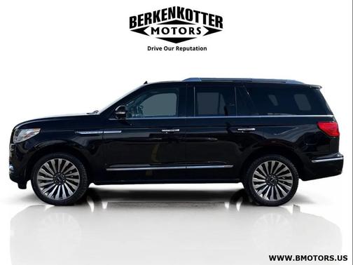 Infinite Black Metallic 2019 Lincoln Navigator Reserve