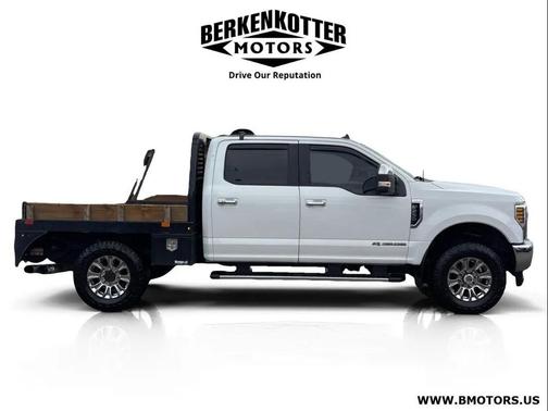 Oxford White 2019 Ford F-250 Lariat