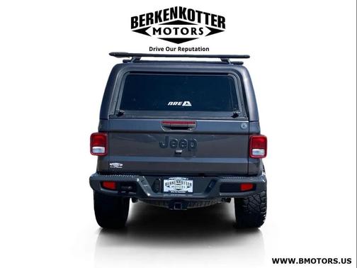 Granite Crystal Metallic Clearcoat 2020 Jeep Gladiator Sport S