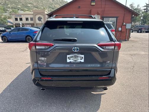 2023 Toyota RAV4 Prime SE