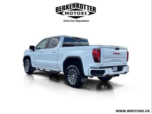 Summit White 2023 GMC Sierra 1500 AT4