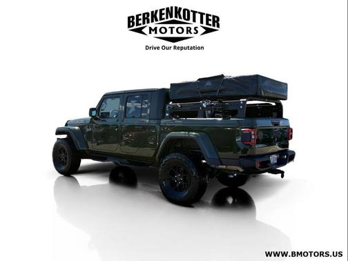 Sarge Green Clearcoat 2024 Jeep Gladiator Willys