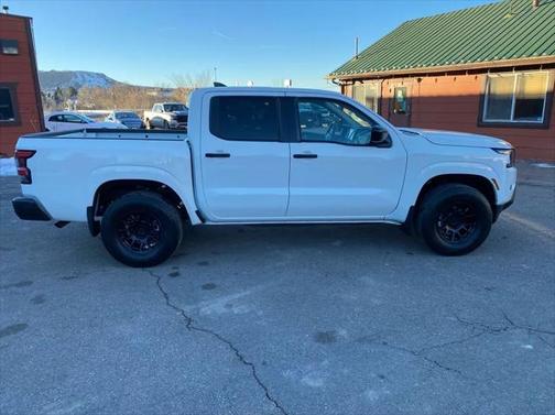 2024 Nissan Frontier S