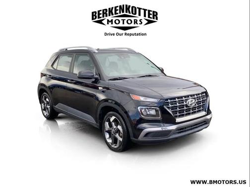 Black Noir Pearl 2021 Hyundai VENUE SEL
